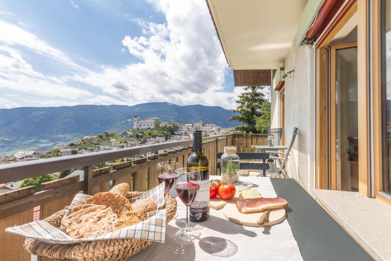 Apartment La Brunella ไลออน ภายนอก รูปภาพ